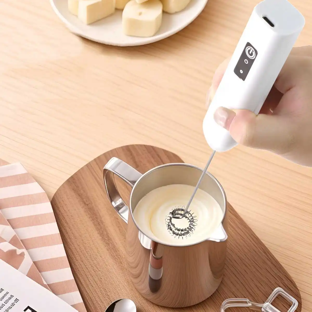Portable Electric Milk Frother 500Mah 3 Speed USB Rechargeable Mixer Handheld Whisk Baking Tools for Coffee Latte Foam
