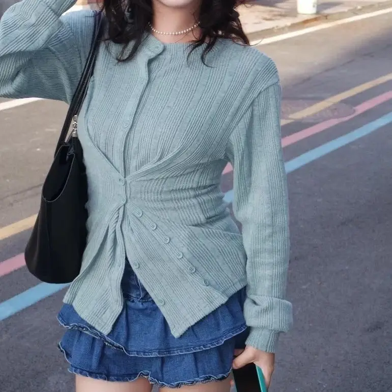 

Women's Button Design Round Neck Long Sleeved T-shirt Fashion Top Vintage Pullover Summer 2000s Young Girl Clothes