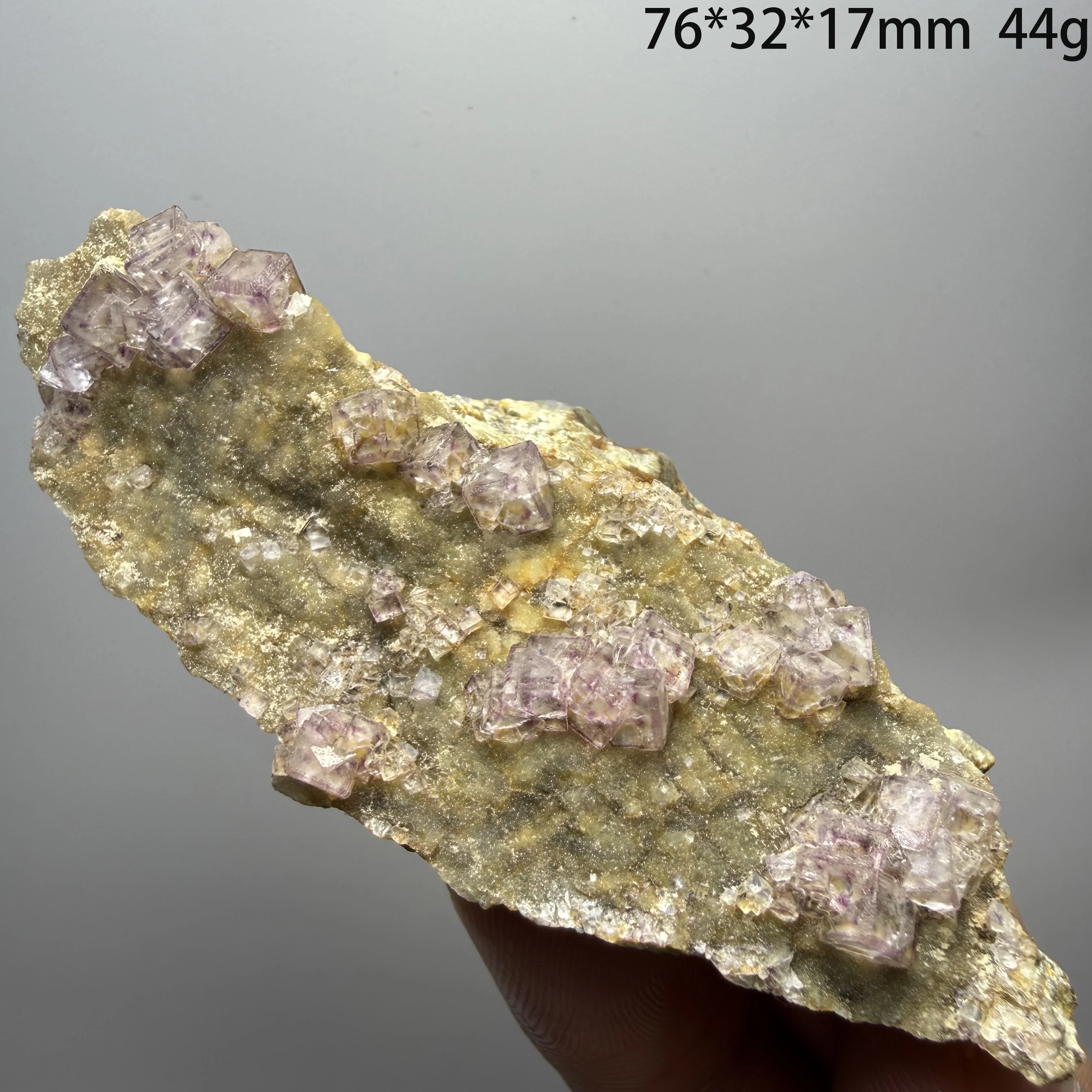 Hot Sale Natural UV Fluorescent Fluorite Cluster Inner Mongolia Cubic Crystal Mineral Specimen Healing Collection Decor A2-2-11
