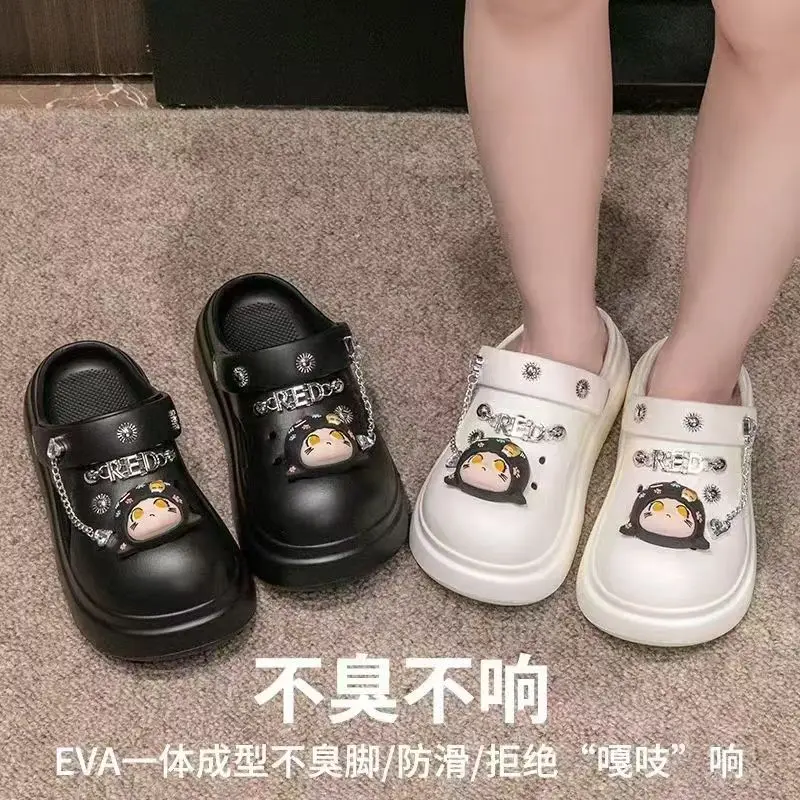 

25 thick soled perforated shoes for women summer outerwear 2025 new beach and seaside toe wrapped slippers for cooldown