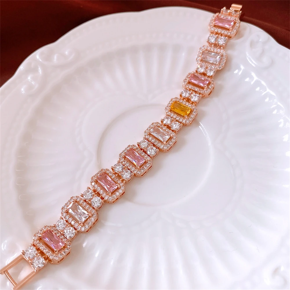 

Браслет с квадратной застежкой из циркония во французском стиле, изысканный, универсальный, высококачественный, модный, элегантный аксессуар.