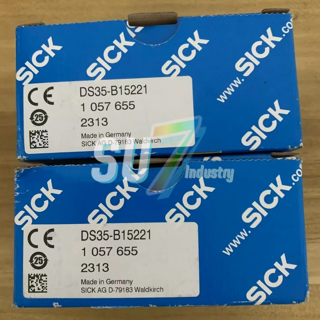 DS35-B15221 1057655 倉庫内新しい距離センサー