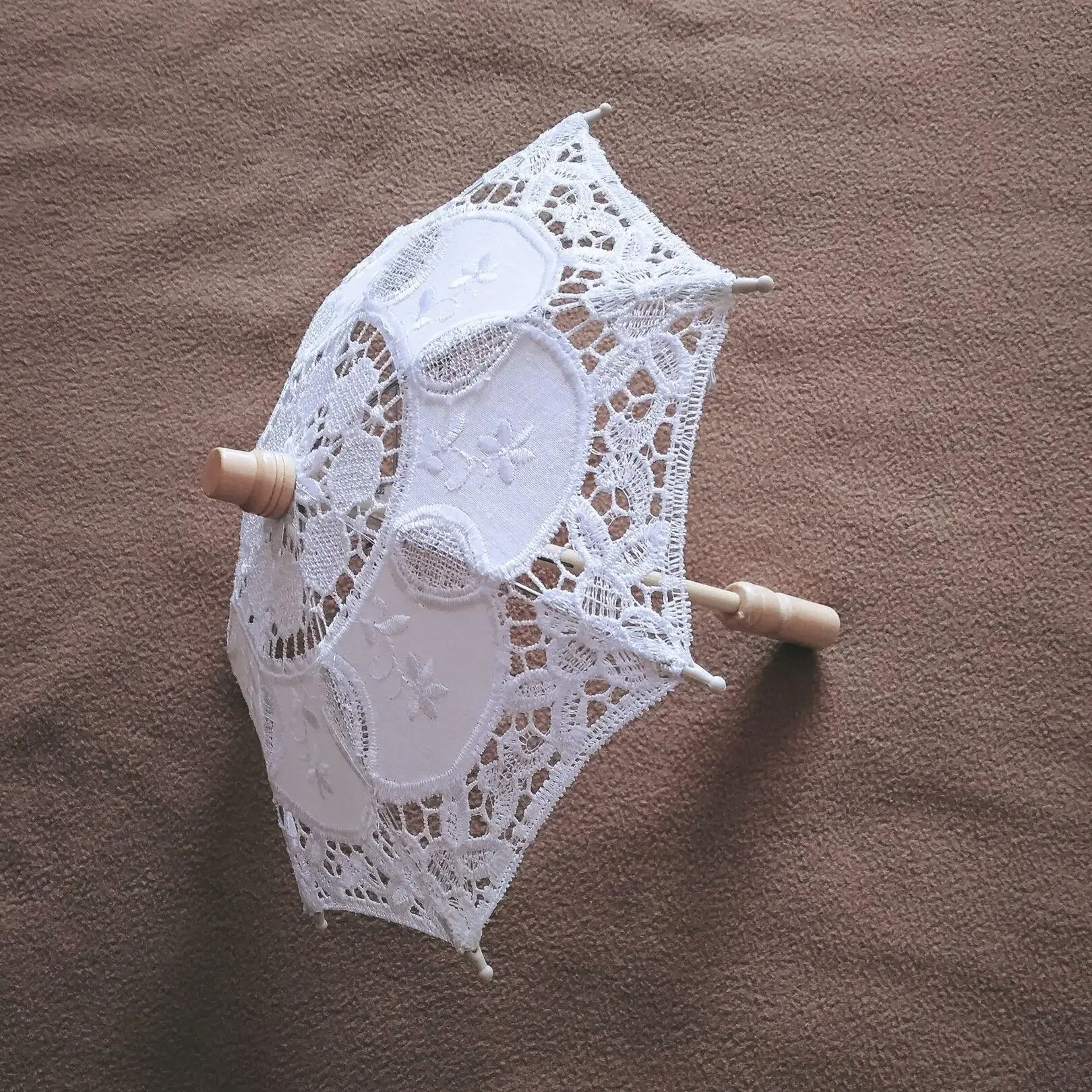 New baby costume photos with props and full moon photos  Lace embroidered small umbrella baby photography props