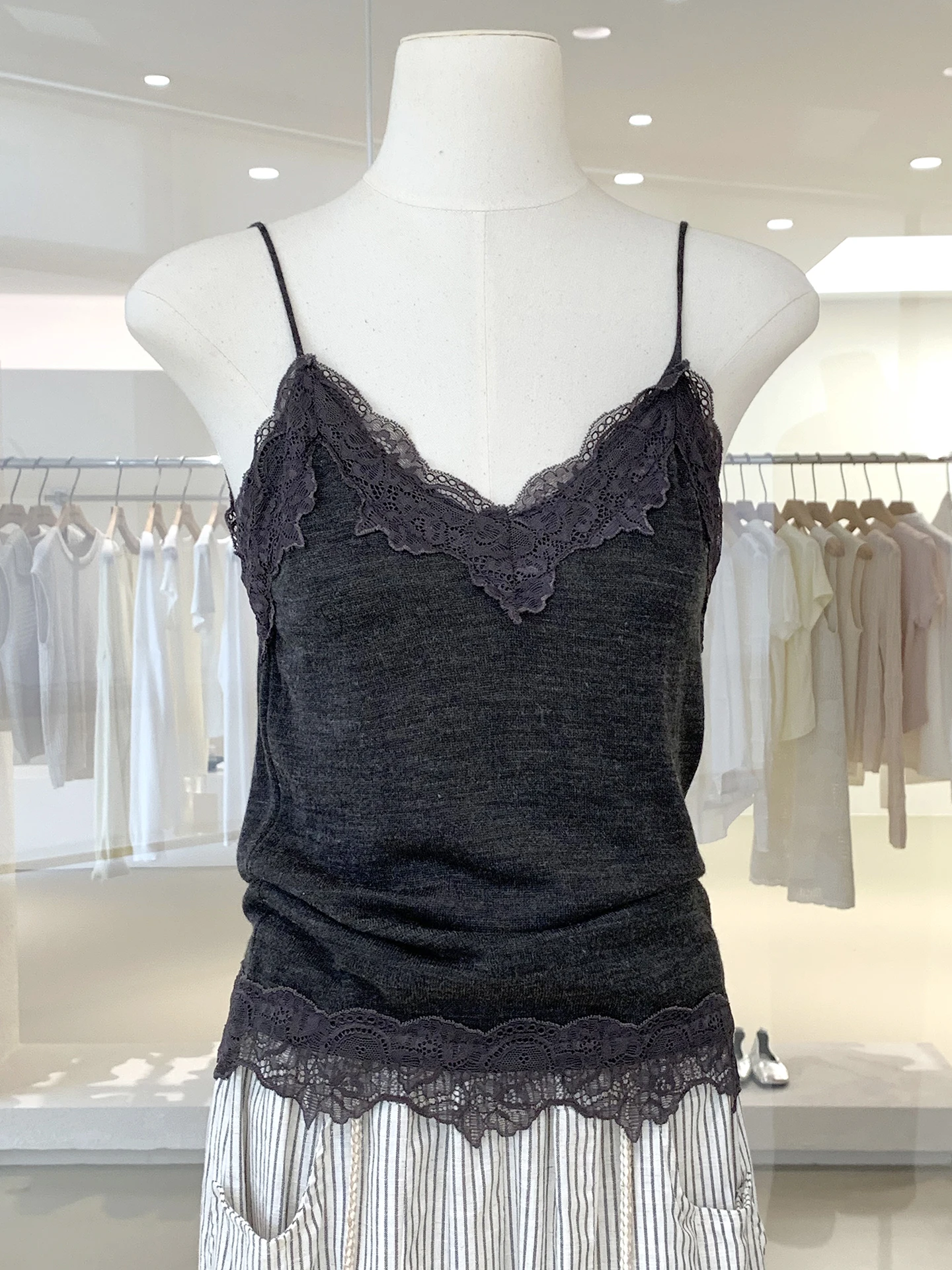 Pure Desire Beautiful Lace V-neck Wool Knitted Tank Top Women's Early Autumn New Style Breathable H-shaped Inner Wear Top