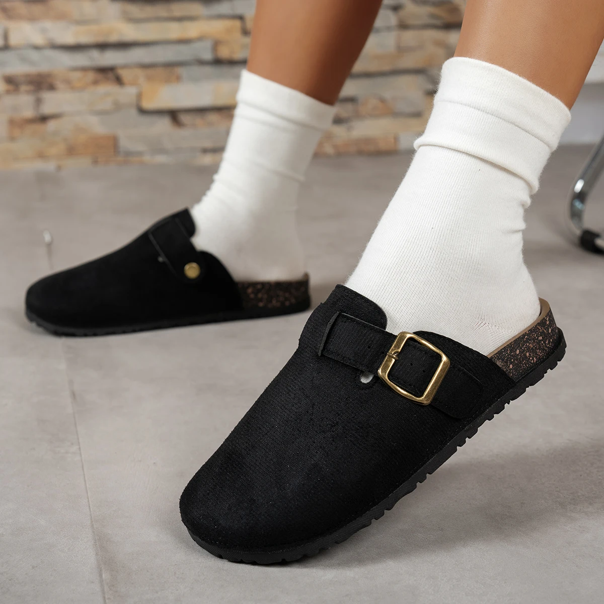 Large Size Fashionable Thick Bottom Slippers Retro Belt Buckle Easy Wear Outdoor Slippers round Toe Rubber Sole for Adults image 4