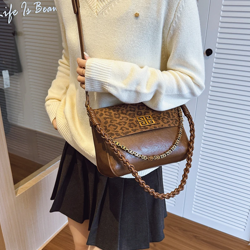 

2026 New High-End Women's Casual Leather Shoulder Bag Paris Fashionable Elegant Ladies Simple Vintage Bag
