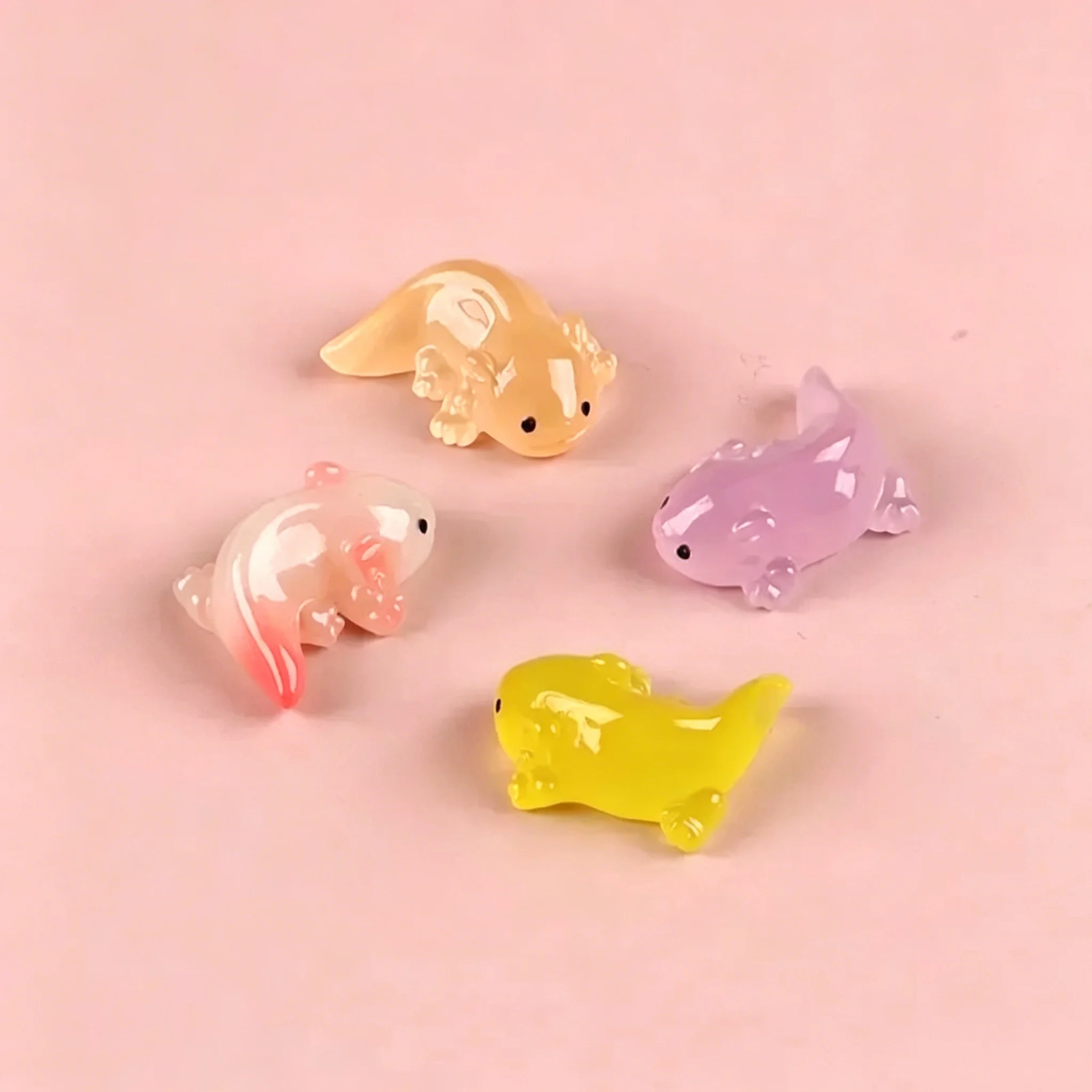 10Pcs Luminous Mini Axolotl Figurine, Colorful Glow In The Dark Salamander for Garden Aquarium Dollhouse Decoration