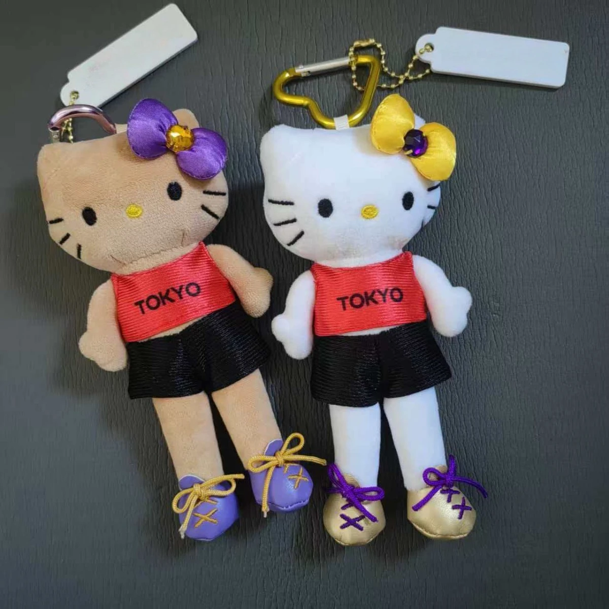 

Милые плюшевые подвески Sanrio Hello Kitty: спортивные фигурки с длинными ногами, мультяшные аниме-персонажи из Токио, очаровательные брелоки для сумок