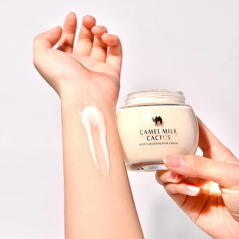 كريم ترطيب وصبار حليب الجمل يغذي بشكل طبيعي كريم ترطيب مرطب يدوم طويلاً
