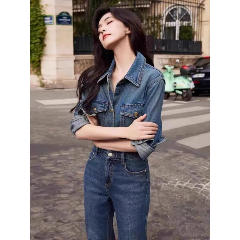 

Women's Loose Fit Leisure Denim Shirt Vintage Style Shoulder Length Outerwear Solid Color V-Neck Full Sleeve Button Up