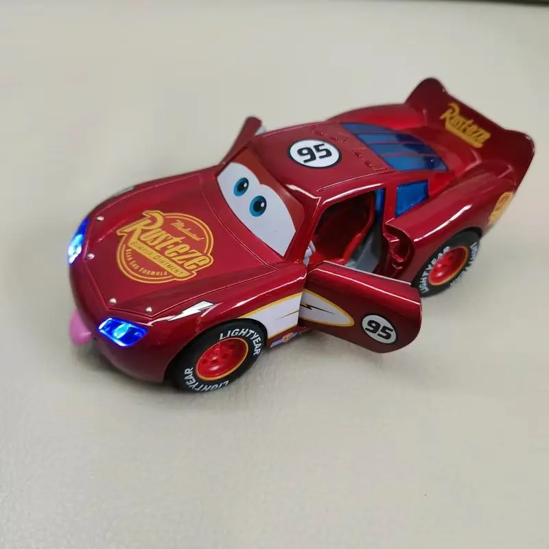 Disney Toy Story 3 modelo de coche Lightning Mcqueen Metal fundido a presión con luces rueda extraíble inercial escupir tu lengüeta coches Juguetes
