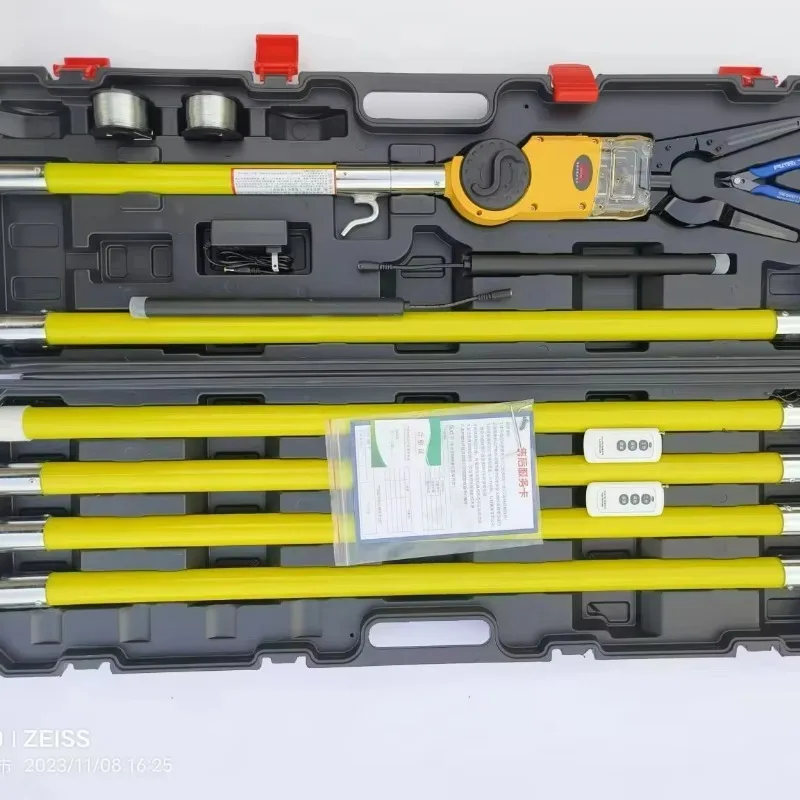 Strumento automatico per legare cavi con asta per legare cavi