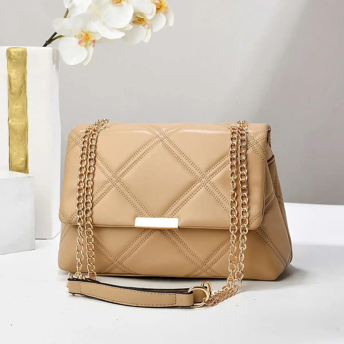 

Новая женская сумка 2024: модная городская сумка-облако на плечо в простом стиле для повседневного использования