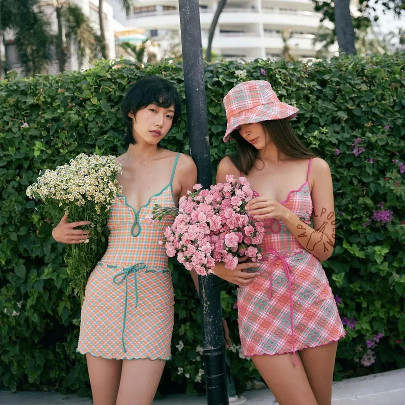 เกาหลีเซ็กซี่น่ารัก One Piece ชุดว่ายน้ํา 2025 ผู้หญิงลายสก๊อตชุดว่ายน้ําหญิง Monokini Lace Up กลับ Halter ชุดว่ายน้ําเบาะ Beachwear