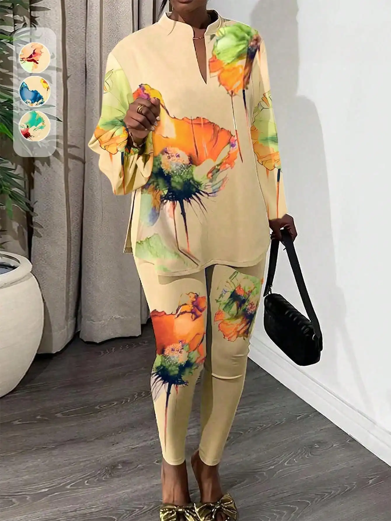 

Женский повседневный комплект из 2 предметов с цветочным принтом: свободный топ с V-образным вырезом и эластичные облегающие брюки