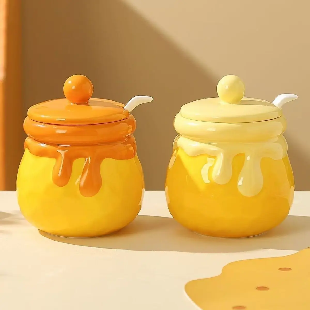Honey Pot Lard Jar Ceramic Glaze High Temperature Seasoning Chili Oil With Spoon Lard Jar With Lid