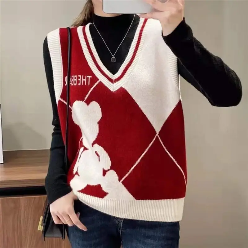 Little Bear Vest Sweater Spring 2023 New Little Fresh Cute Age Reducing V-Neck Wearing Sleeveless Knitted Sweater Outside