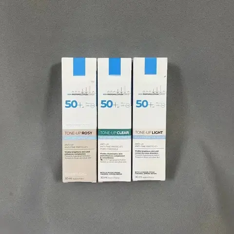 브랜드 WITH LA ROCHE POSAYTHERMALSPRINGWATER TONE-UP ROSY MULTPROTECTIVE SHIELD 눈에 보이게 피부를 밝게 하고 안색을 개선합니다