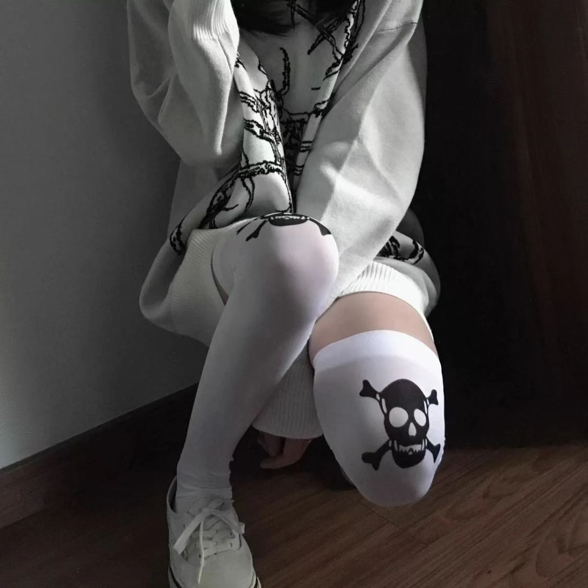 جوارب عالية للركبة بطباعة ثقافة فرعية قوطية، جوارب أنبوبية عالية للتنحيف والمرنة للفتيات، جوارب على شكل رأس جمجمة