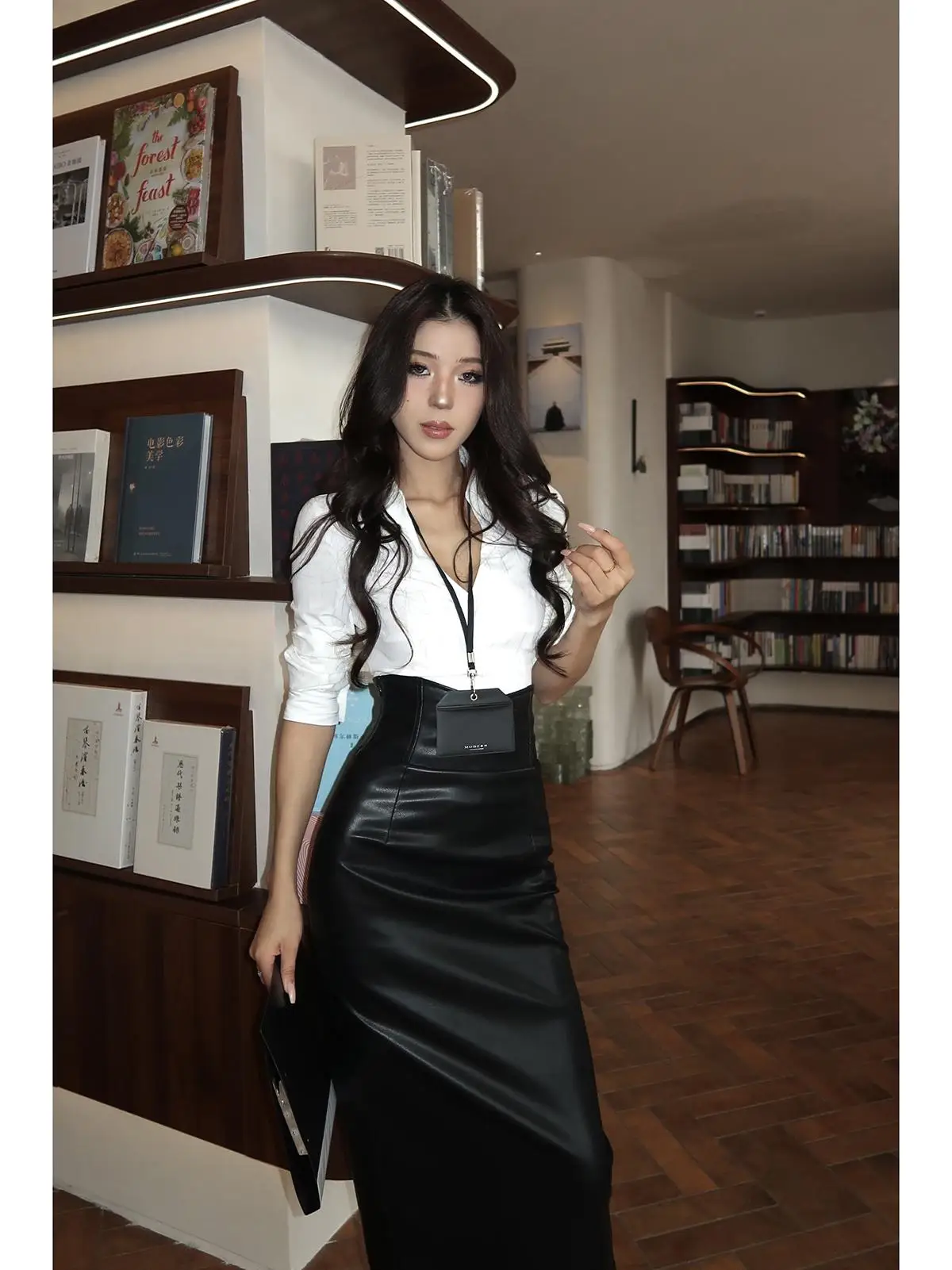 

Женский офисный костюм: блузка с длинным рукавом в стиле секретарши и черная кожаная юбка-карандаш, комплект из двух предметов для деловых женщин