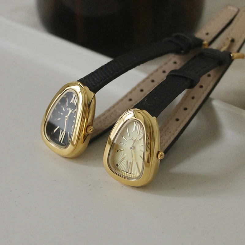 

New Women'S Watch, Light Luxury Retro Korean Style, High-End Gold Versatile Leather Strap Wristwatch, Fashionable Quartz Watch.