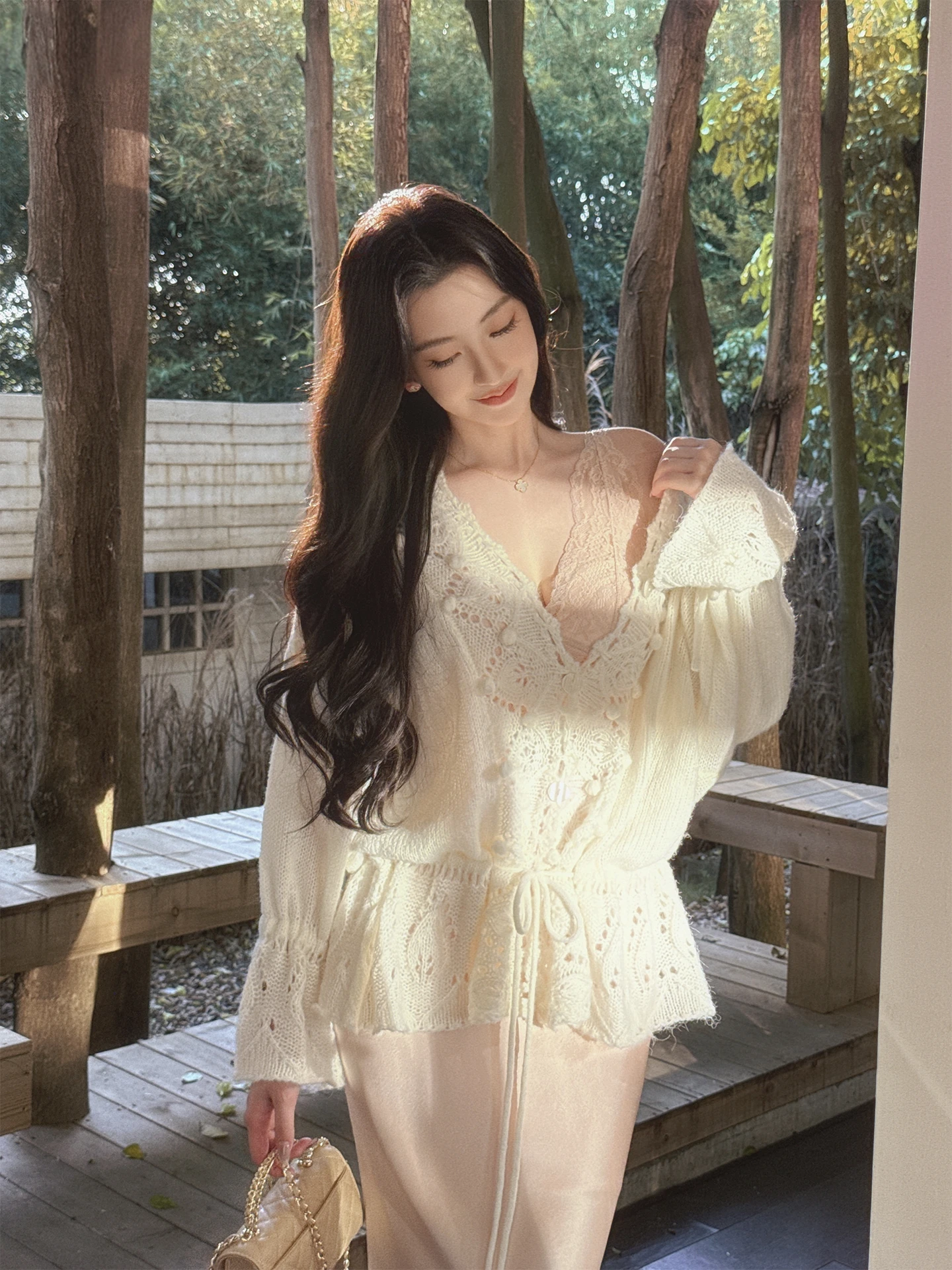 

acie Small Lace Knitted Sweater Women's Dstring V-ne Wool Sweater Early Autumn Loose Fit French Sle Champs-Elysees S...