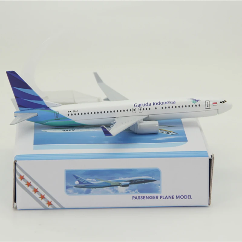 

Diecast 1:400 Scale Indonesian Airlines B737-800 Civil Aviation Alloy & Plastic Passenger Jet Model Toy Gift Collection