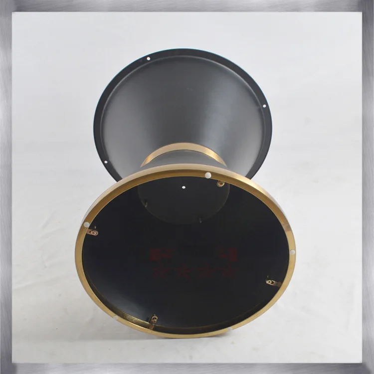 Nogi stołu z lekkiego luksusowego metalu, złote, z szerokim paskiem i dużym rogiem, podstawa stołu do stołów jadalnych, meble cateringowe.