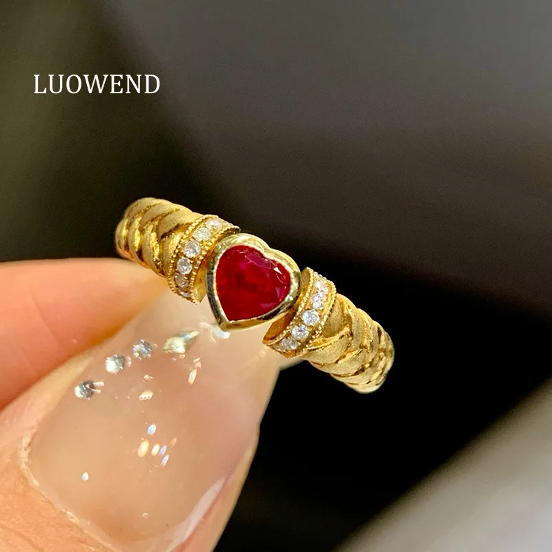 

LUOWEND 100% 18K Yellow Gold Rings Romantic Style Shiny Diamond Natural Ruby Engagement Ring for Women High Wedding Jewelry