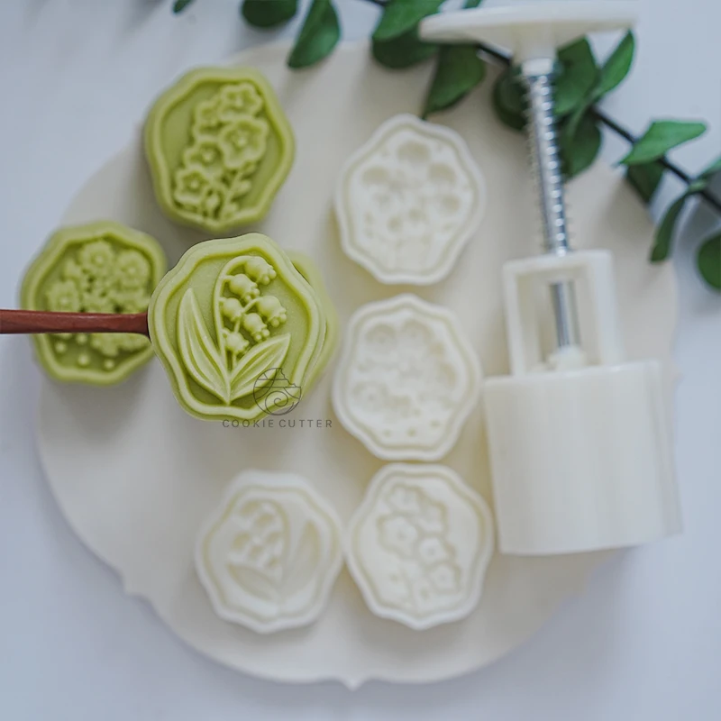 4Pcs/Set 50g Lily Of The Valley Mid-autumn Mooncake Mold Tulip Camellia Daisy Flower Shape Cookie Cutter Stamp Fondant Cake Mold