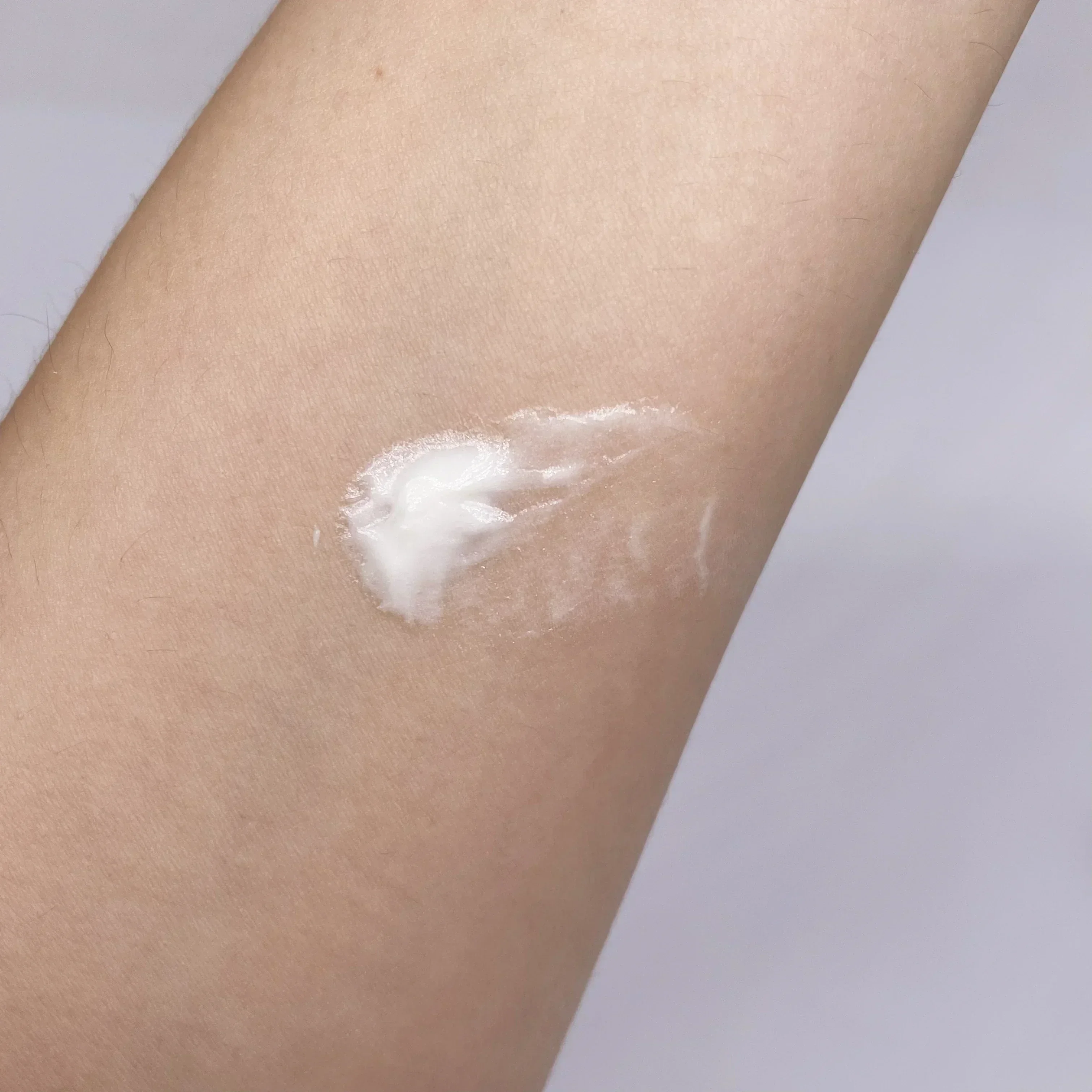 高品質の新しいアイクリーム修復深いクマを消す小じわを除去する引き締め肌を明るくするメイクアップクリーム Xj002