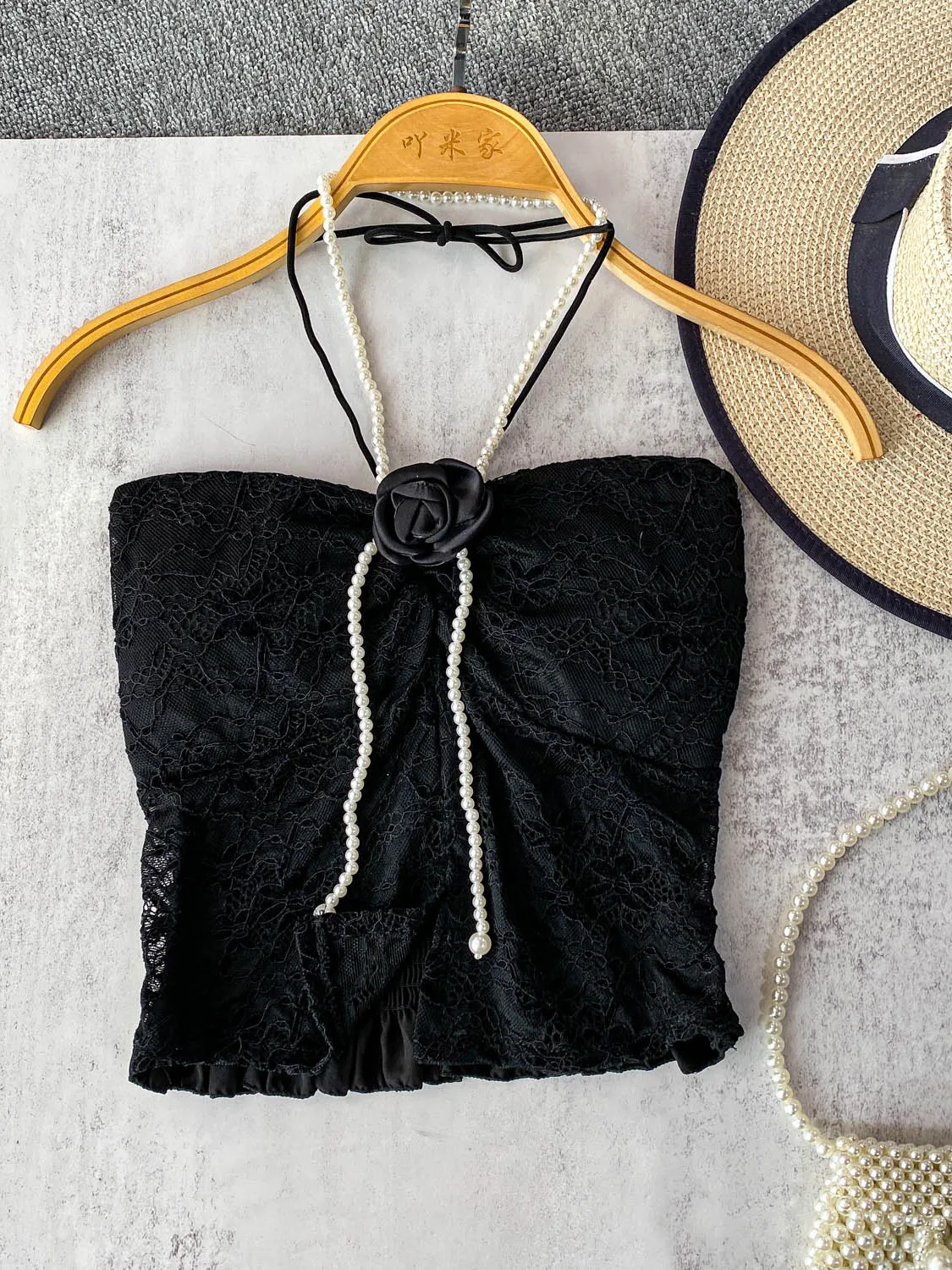 セクシーなレースのクロップトップ女性の夏のファッション V ネックストラップレスネックハンギングレーストリムフィットショートシャツ美しい 3D フラワーチェーン