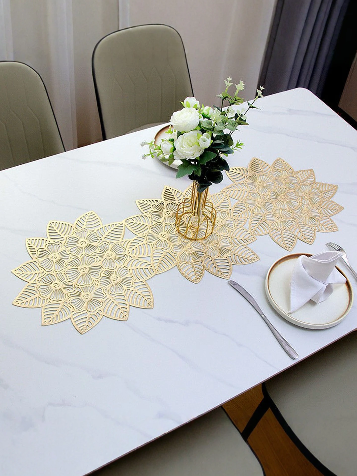 

Luxury Gold-Stamped Table Mat Hotel Home Dining Table Flag Tea Table Pad Heat Resistant Wash-Free Decorative Tablecloth