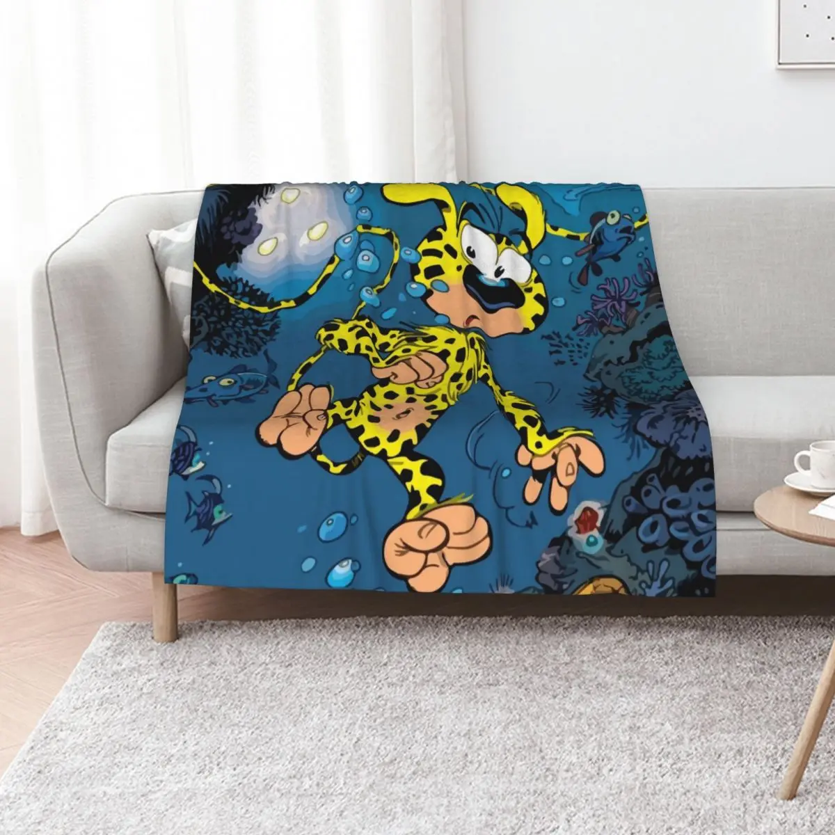 Marsupilami under water Throw Blanket Decorative Beds Softest Bed covers warm for winter Designers Cute Blankets