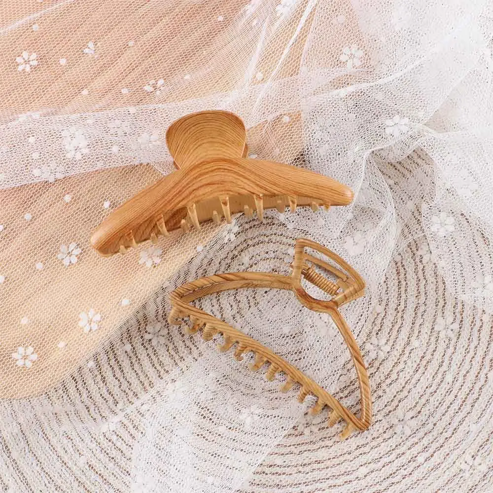 تصميم الأزياء الشتاء والخريف هندسية النساء إكسسوارات الشعر القرش انتزاع كليب الخشب الحبوب مخلب شعر الكورية نمط مشبك شعر