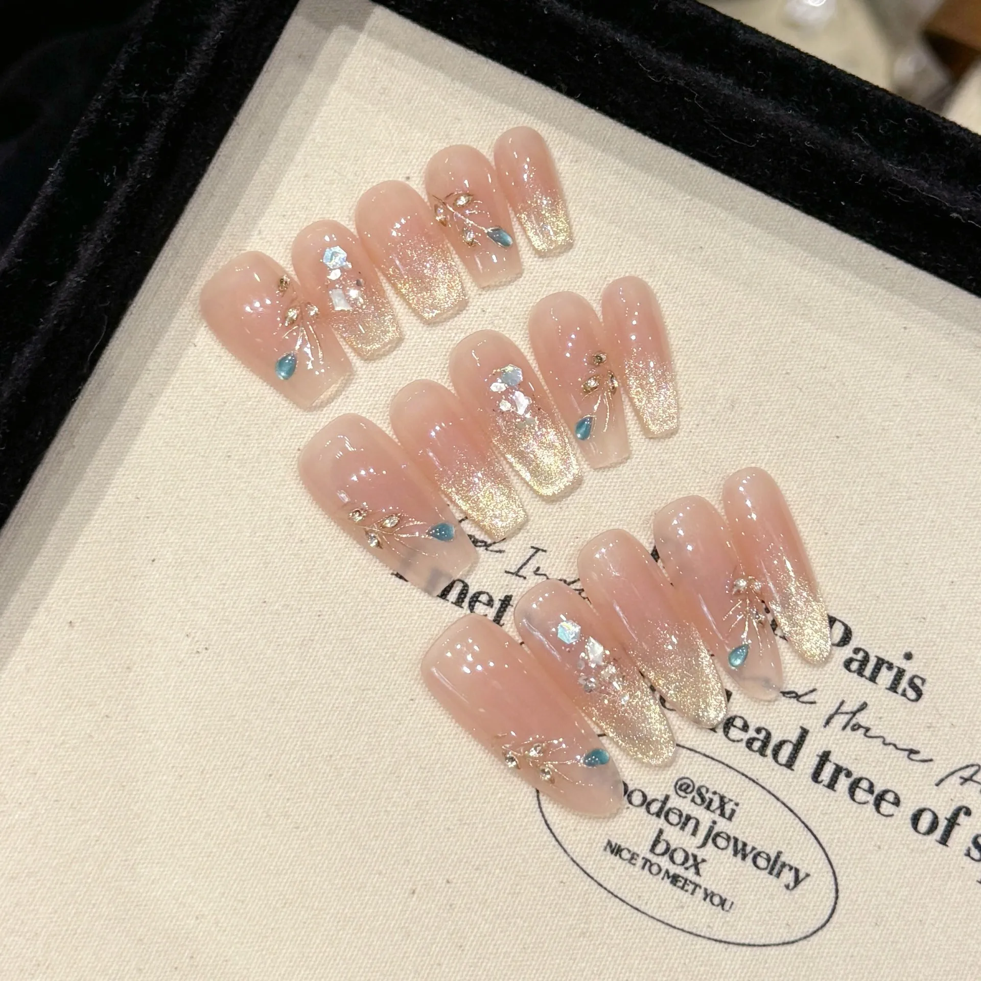 10pcs Handmade Pressed Oval/Coffin Nail Art,Nice Fake Nails,Blush-colored Gradient Cat's Eye Peacock Feather,Ideal For Women