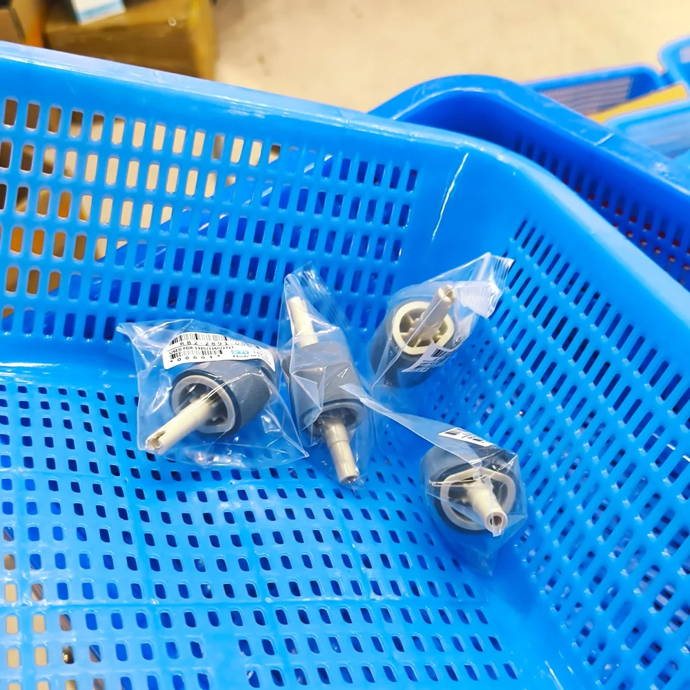 

10 ролика захвата для HP 1160 1320 2100 2200 2300 2410 2420 2430 3390 3392 M2727 P2014 P2015 1500 2500 2550 2820 2830 2840