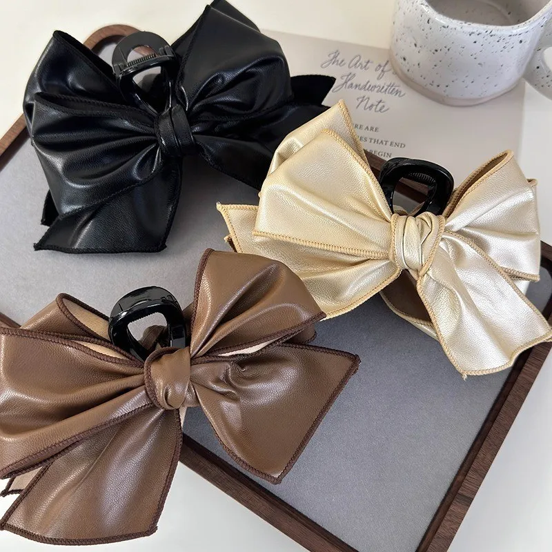 

Vintage Leather Bow Hair Clip Female Maillard Luxury Shark Clip Simple Versatile Hair Accessories