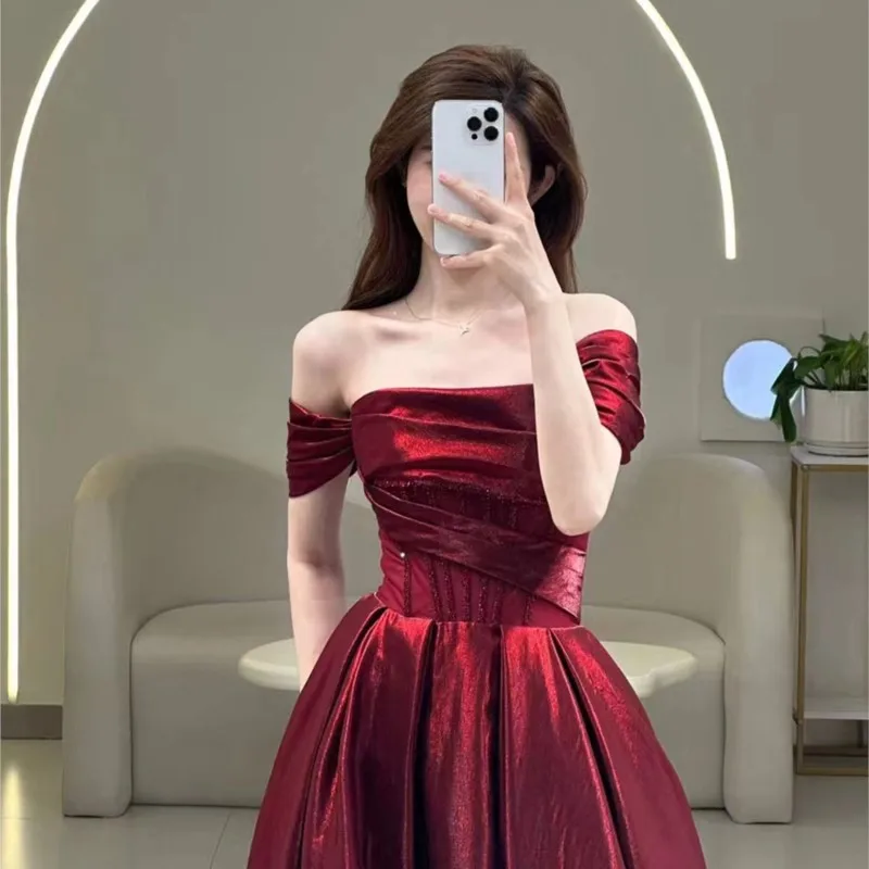 

One shoulder wine red toast banquet host dress