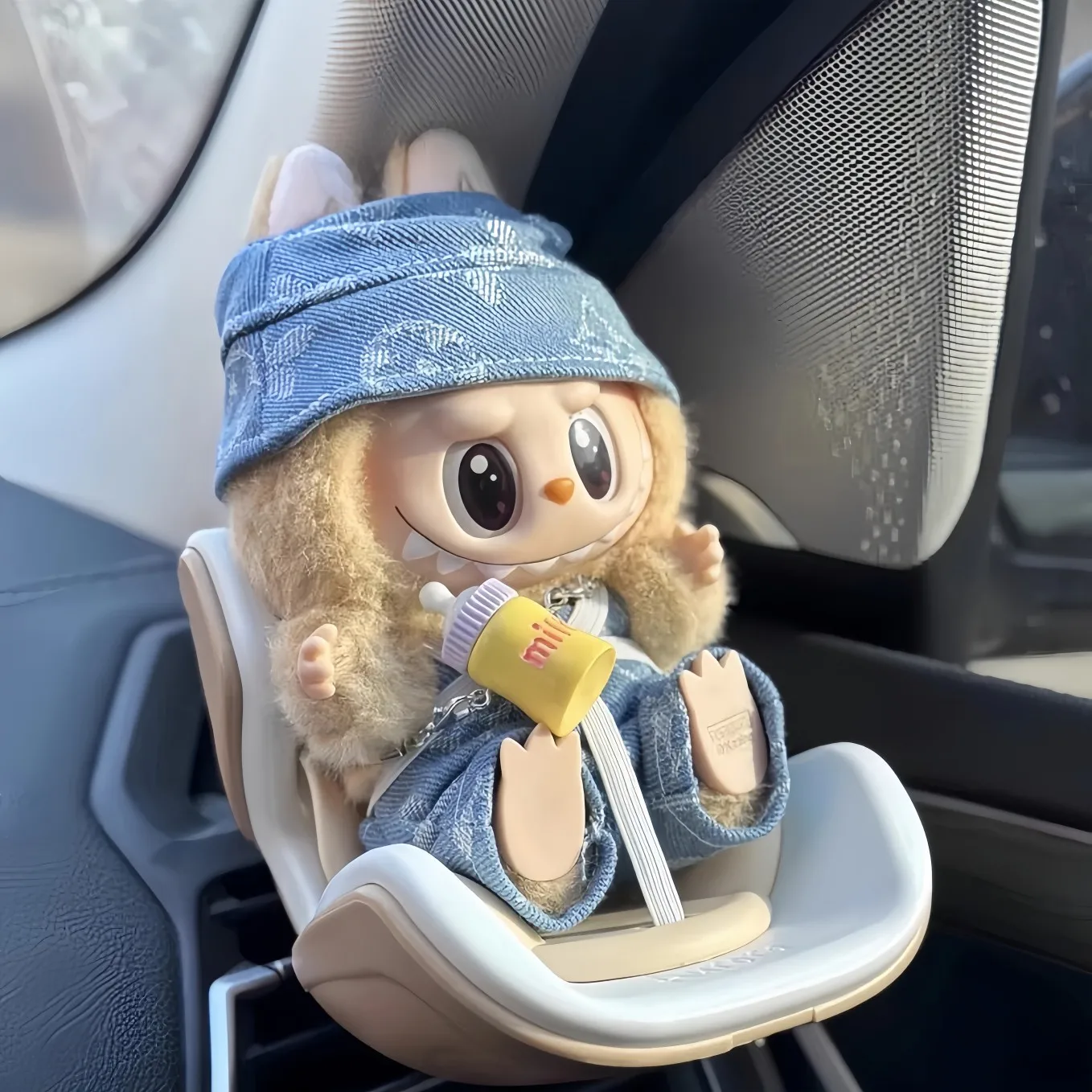 مقعد سيارة دمية صغيرة لـ Labubu 15/17 سنتيمتر مع مشبك تنفيس الهواء كرسي زينة السيارة لملحقات سيارة Labubu