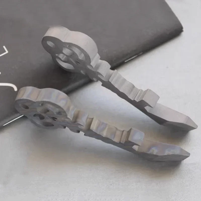 Outdoor EDC Portable Titanium Alloy Multifunctional Flat Head Pry Bar Skeleton Bottle Opener Screwdriver Tools