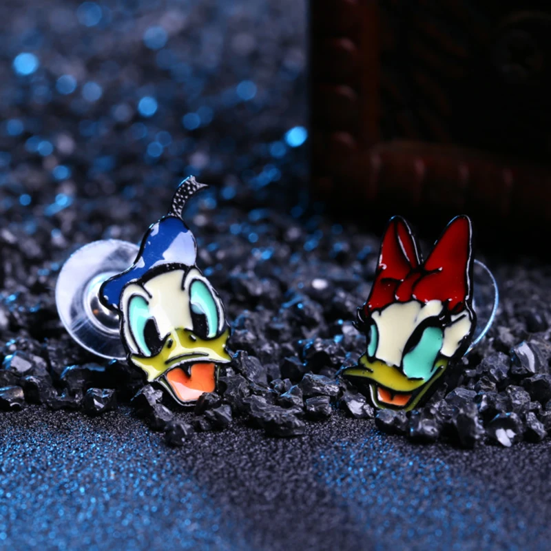 Disney Donald Duck Daisy Duck Earrings Cartoon Figure New Hot Jewelry Accessories Pendant Ear Studs Women Girls Birthday Gifts