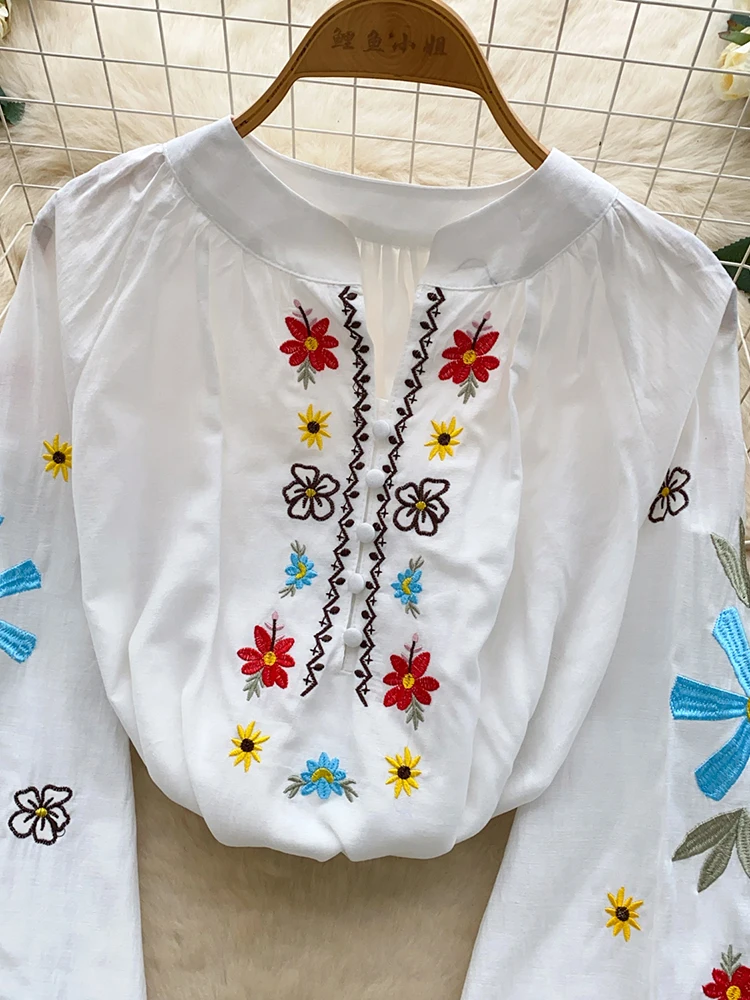 Blusa Vintage bohemia con bordado pesado, camisa con manga acampanada y cuello redondo para mujer, Top informal holgado de otoño 2025 para mujer BL223