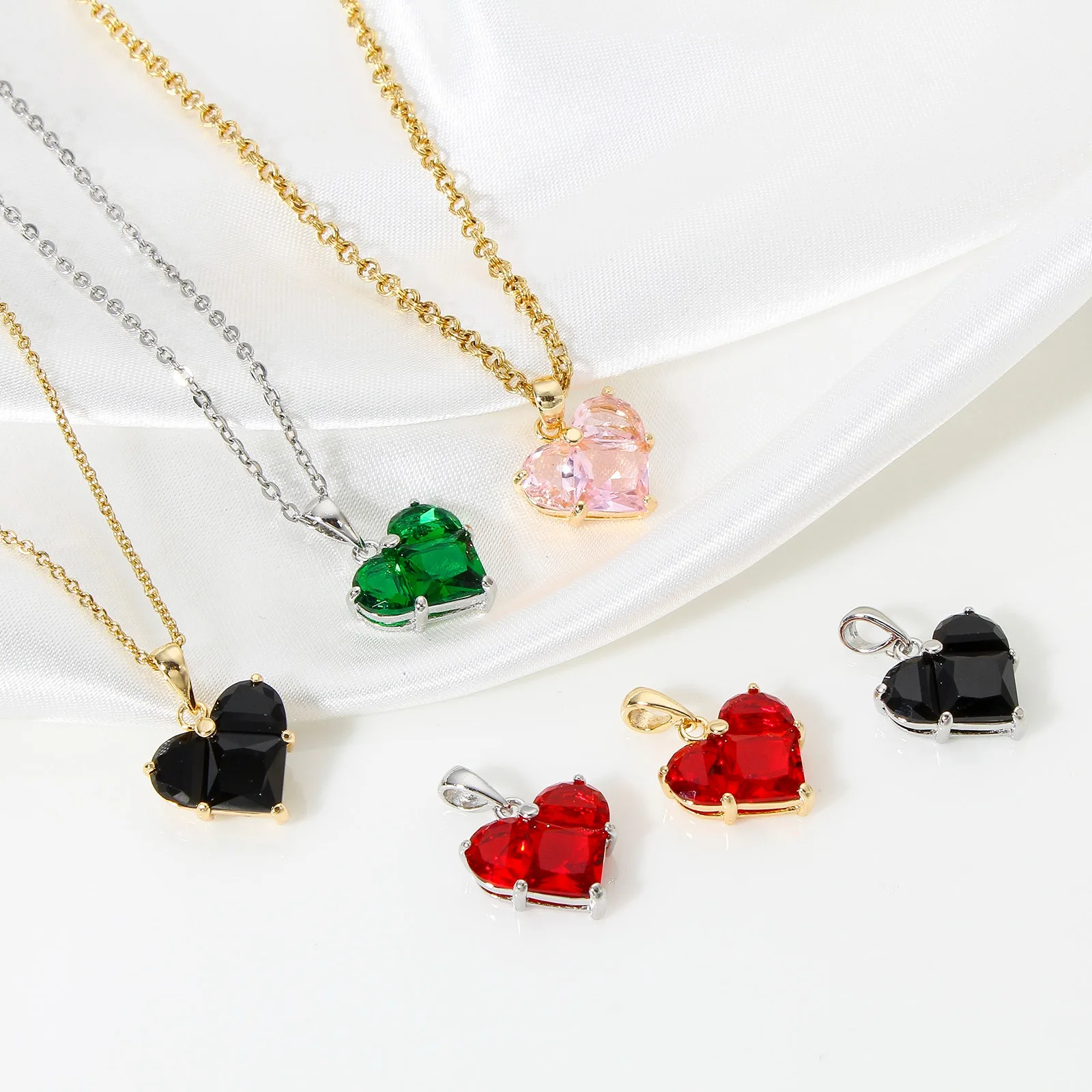 1pc New Mini Brass Charms Gold Color Valentine\'s Day Heart Multicolour Cubic Zirconia Pendant DIY Necklace Jewelry 20mm x 14mm