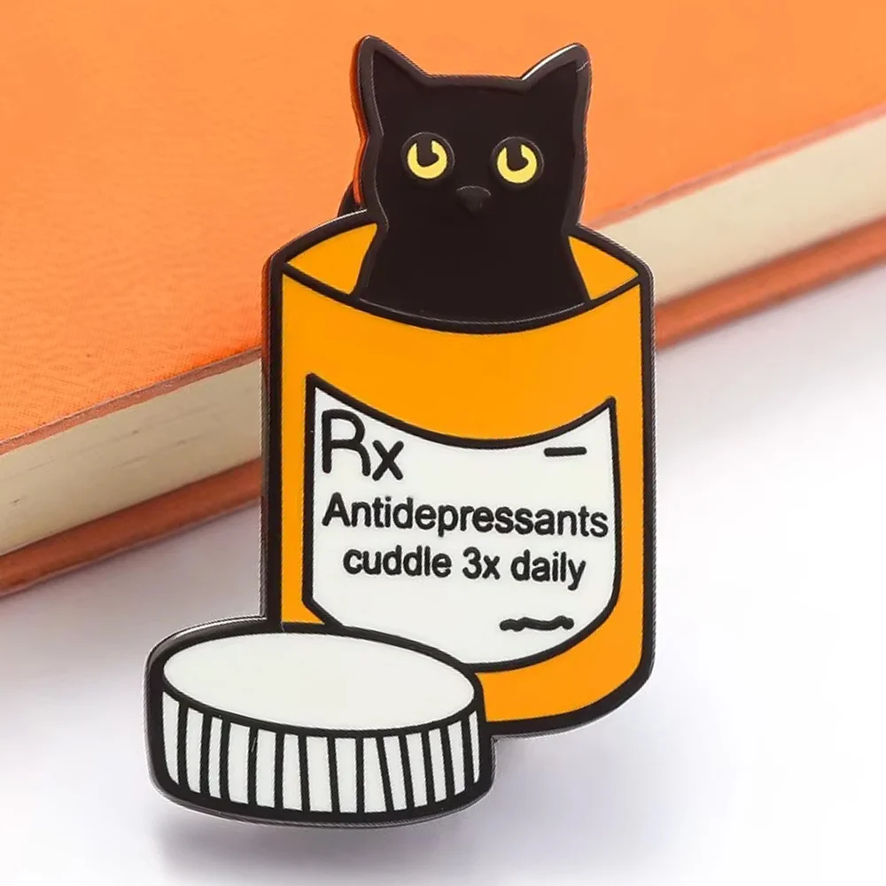 Rx Antidepresores Cuddle 3x botella de pastillas diaria Pin esmaltado insignia de gato negro broche medicina farmacéutico enfermera joyería mochila regalo