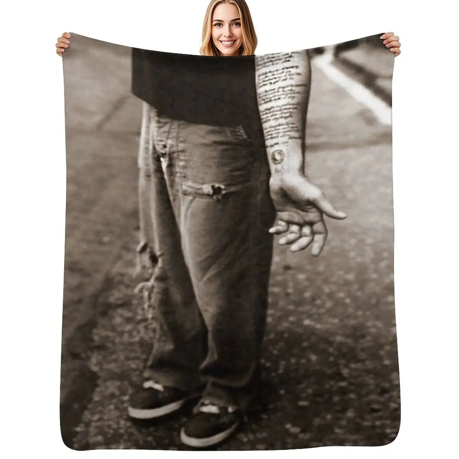 

NICO - BLIND MELON Throw Blanket Soft Nap Large Blanket