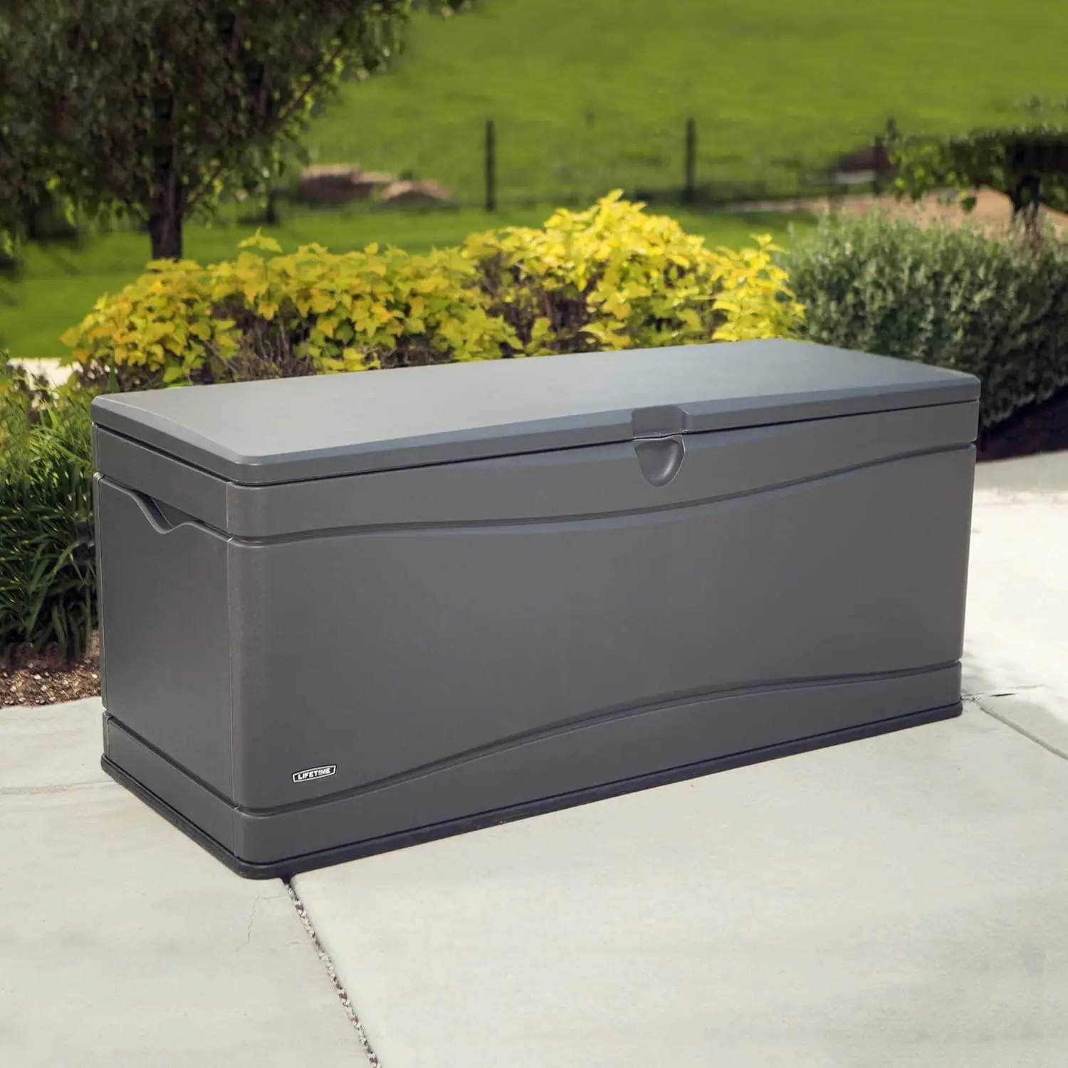 

LIFETIME 60298 Heavy Duty Outdoor Storage Deck Box, 130 Gallon, Gray