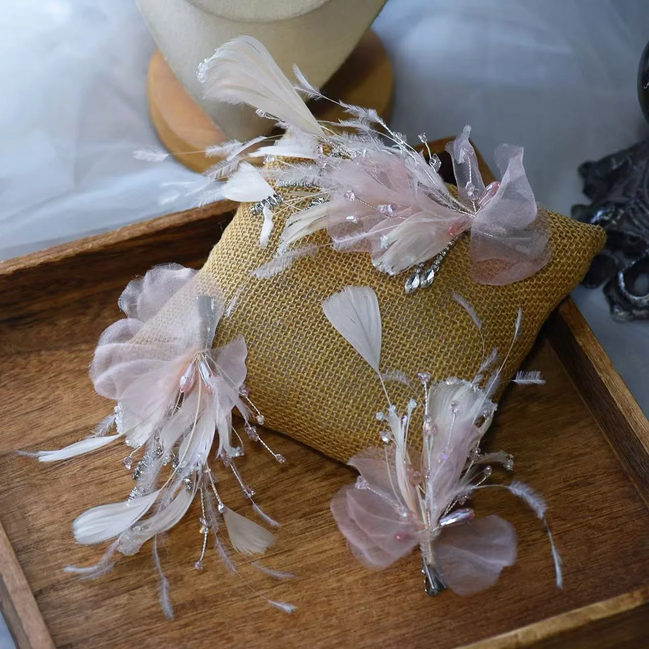 

Romantic Pink Feather Hair Barrettes Headband for Women Wedding Brides Hair Accessories Prom Jewelry