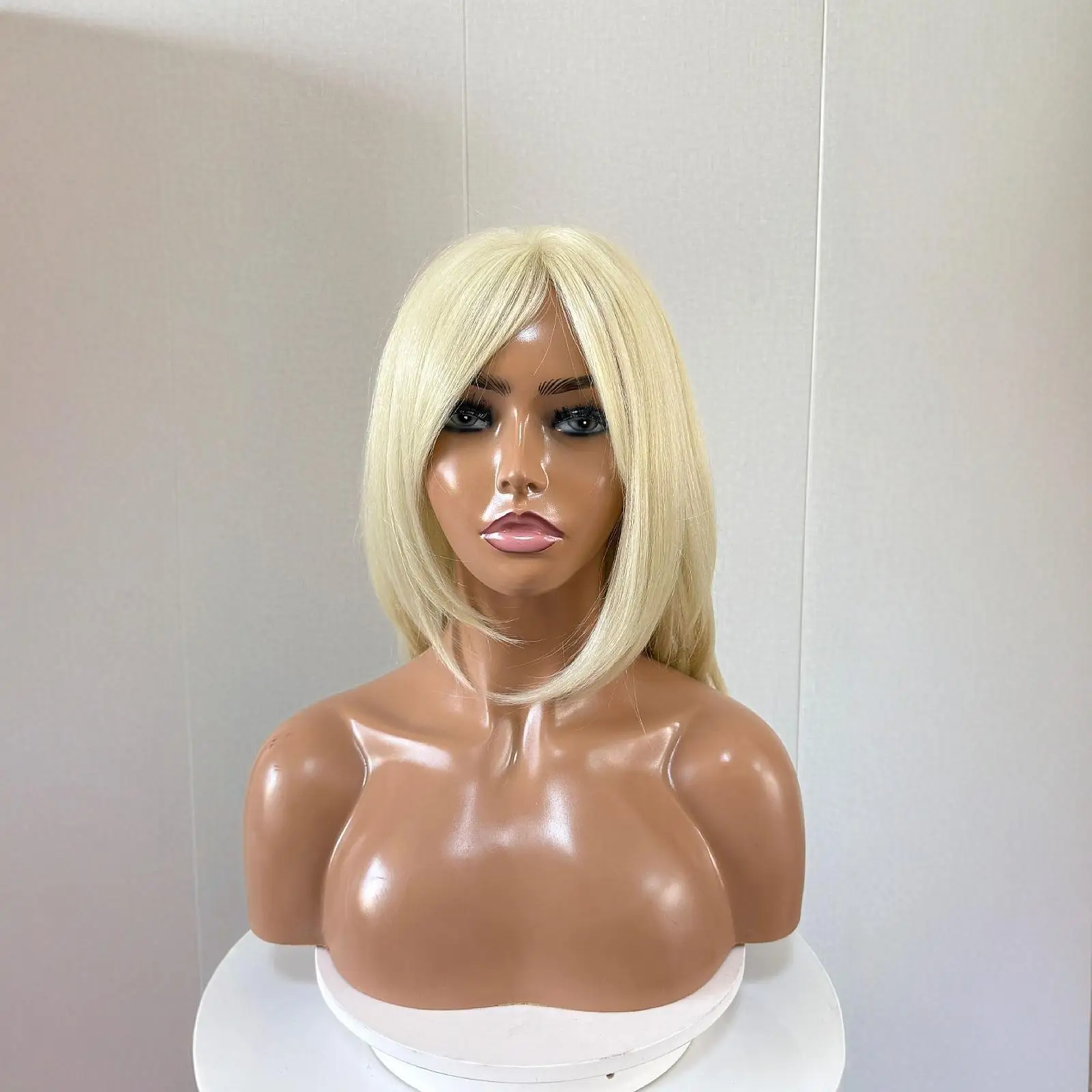 

Female Mannequin Head Wig Display Stand,Stable,Professional,Manikin Head with Shoulder for Scarves Earrings Glasses Display