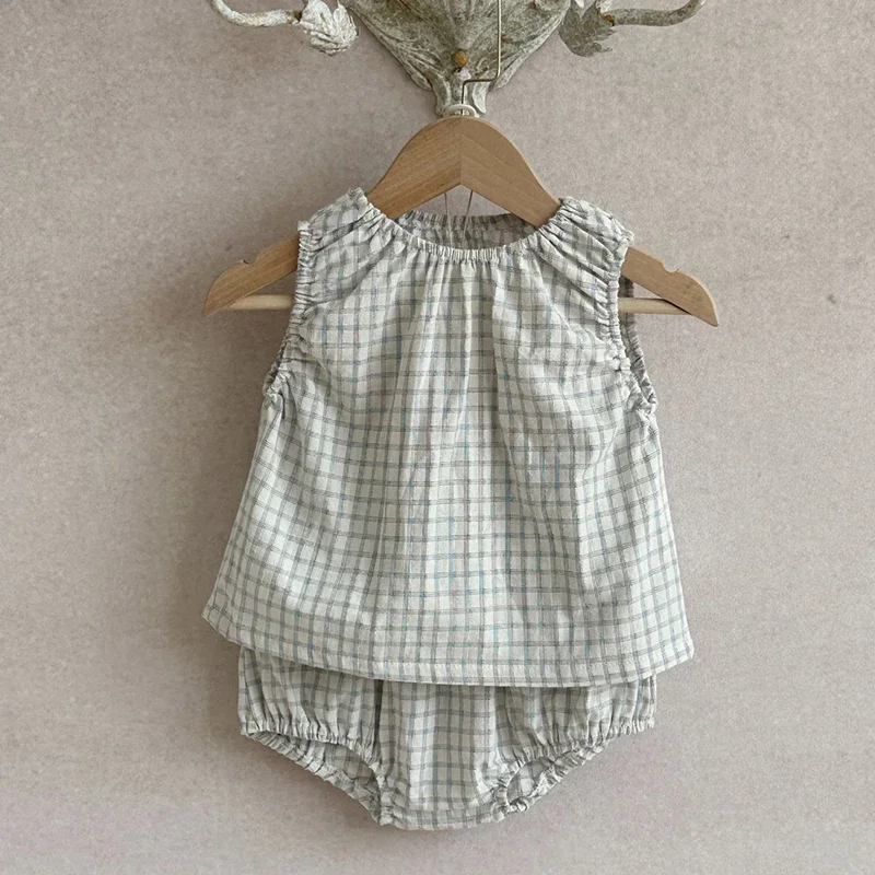 

Новый летний комплект одежды для девочек 2026: хлопковый жилет без рукавов в клетку + шорты (0-3 года), набор для новорожденных девочек